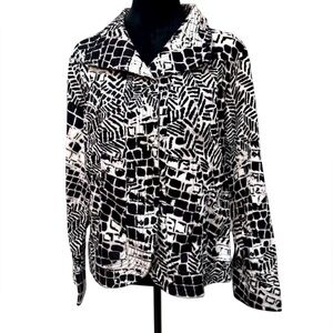 Chico’s Button-Up Black/White Snow leopard Print Artistic Jacket Size M